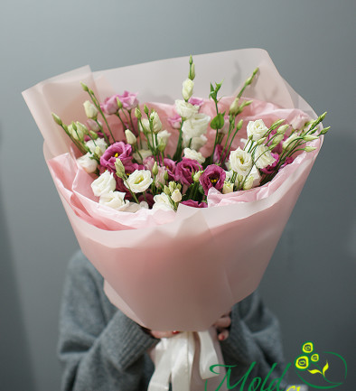 Bouquet of White and Pink Eustomas photo 394x433